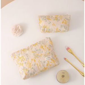 Embroidered Makeup Bag Holding Portable Canvas Toiletry Bag