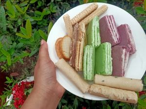 1Kg Bánh Tây Thập Cẩm (Gồm Có Bánh Xốp Kem Các Loại + Bánh khoai Tây+ Bánh Cuốn+ Bánh còn sùng ....) Thơm Ngon Bổ Dưỡng