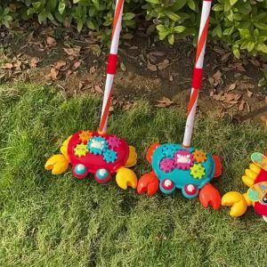 Baby Push and Pull Toys Wheel Car Walker Early Learning Toys Hand Pushing Crab Gear 360 Degree Rotation儿童学步推推乐玩具 (2591).