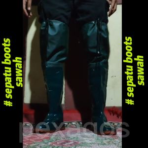 SEPATU BOOTS KARET PETANI SAWAH ANTI KEONG SEPATU SAWAH SEPATU BOAT KARET ((60cm))