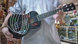 Uklele อูคูเลเล่ โซปราโน 21 นิ้ว อูคูเลเล่ เพ้นคอน 24 นิ้ว มีหลายรุ่น หลายแบบให้เลือก รีบซื้อ...ก่อนหมด (ฟรีของแถม)