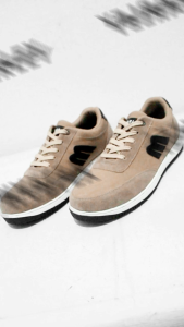Marley Enzo 031-01 - Sepatu Sneakers Pria Sepatu Kets Casual Santai Kuliah Kerja Semi Formal - Warna Krem