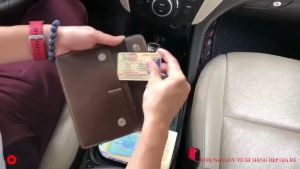 Ví da đựng giấy tờ logo hãng xe TOYOTA Túi đựng giấy tờ xe ô tô Ví nâu đựng giấy tờ xe ô tô cao cấp chống thấm nước