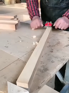 Bào Gỗ Cầm Tay MiniBào gỗ cầm tay nhỏ gọn