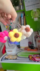 Móc khóa hoa daisy làm quà tặng lưu niệm dễ thương