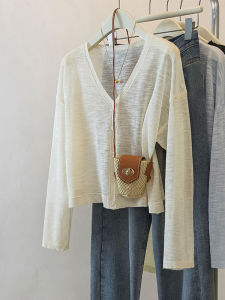 เสื้อคาร์ดิแกนถักคอวีแขนยาวผ้าไหมน้ำแข็งทรงหลวมสำหรับผู้หญิงในช่วงต้นฤดูใบไม้ร่วง เสื้อคลุมกันแดดแบบบาง เสื้อผ้าทำงานสไตล์เกาหลี
