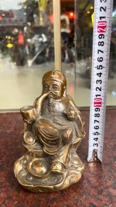Tượng quản gia ngồi hút bằng đồng hun cao 15cm ngang 10cm nặng 1kg-Ông quản gia quản tài