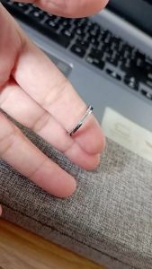 (giá 1 chiếc) Nhẫn titan phun cát nửa màu trắng