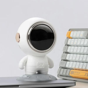 Z18 Astronaut Design Portable Intelligent Wireless Bluetooth Speaker Stereo Subwoofer Sound Box Cool Astronaut Party Speakers