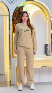 ชุดเซ็ทผู้หญิง เสื้อแฟชั่นผู้หญิง ชุดเซ็ต2ชิ้นสกรีนลาย คอกลมแขนยาว กางเกงขายาว ผ้านิ่มใส่สบาย TZ9707 TZ9708