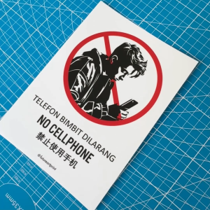 No Cellphone. Telefon Bimbit Dilarang. 禁止使用手机. No Using Phone. Premium Sticker Prohibition Sign. Prohibited Notice Signage. Laminated Waterproof Scratch Resistant. Suitable for Indoor and Outdoor. Retro Special Unique Exclusive Design.
