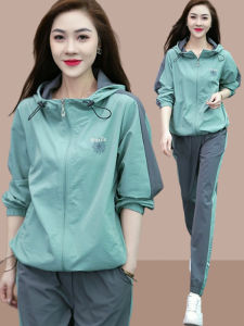 ชุดกีฬาวิ่งสำหรับผู้หญิง ชุดสองชิ้น ฤดูใบไม้ผลิและฤดูใบไม้ร่วง สไตล์ลำลอง แฟชั่น แจ็คเก็ตมีฮู้ด ขนาดเล็ก ชุดกีฬา