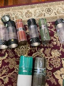 Kain pelikat gajah duduk dalam tin benang 5000