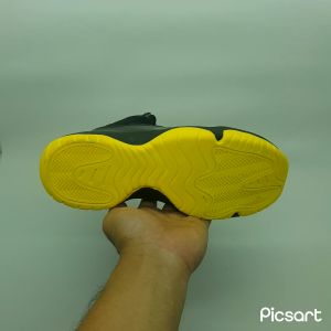 sepatu olahraga basket terbaru terlaris