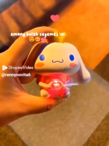 [Versi audio]Sanrio Hello Kitty Kurome Beruang Stroberi Berbicara dan Mainan Kecil Bercahaya Kartun Lucu Hadiah Liburan Ulang Tahun Hati Feminin