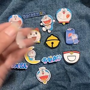 Ghim cài trang trí túi và trang phục bằng acrylic họa tiết hoạt hình xinh xắn