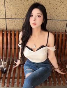 เสื้อครอปเปิดไหล่ สายเดี่ยว แขนสั้น เซ็ต2ชิ้น(เย็บติดกัน) แต่งผ้าลูกไม้ที่อก สายเสื้อปรับความยาวได้ เสื้อยืดผู้หญิง #3092