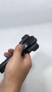 LED Senter Zoom Ultra-terang Silau Daya Tinggi Telescopic Zoom Senter Isi Ulang Tiga Kepala Berkemah Tahan Air Senter Portabel Lampu Sepeda