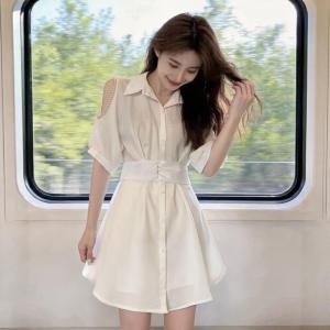 Đầm Tay Ngắn Cổ Polo Dáng Suông Dây Nịt Ép Eo