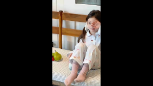 MC139 ชุดนอนลูกสาว ลายการ์ตูนน่ารัก สดใส ขาสั้นขายาว มีกระเป๋าตรงหน้าอก ผ้านิ่ม นอนหลับสบาย