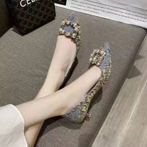 รองเท้าส้นสูงแบบหัวแหลมสไตล์เกาหลีพร้อมหัวเข็มขัดสี่เหลี่ยมประดับเพชรสำหรับผู้หญิงในฤดูใบไม้ผลิและฤดูใบไม้ร่วง