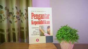 Buku Perguruan Tinggi / Pengantar Kependidikan : Landasan Teori dan 234 Metafora Pendidikan  / ALFABETA - AB