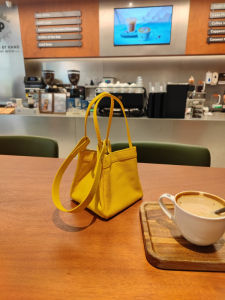 Yellow Top Layer Sheepskin Handbag Womens Commuter Single Shoulder Bag Lazy Underarm Crossbody Small Bag Retro Style Bucket Shape