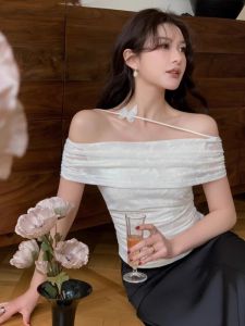 Summer 2025 New French Design Waist-Cut One-Shoulder Clavicle Short-Sleeve T-Shirt Womens High-End Sweet-and-Spicy Mini-Top