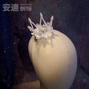 Adorable Simple Pearl Crown Hair Clip for Brides Photoshoot Sweet Age-Reducing Hair Accessory Ideal for Vacation and Birthday