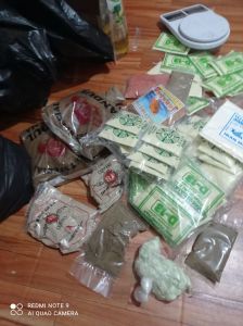 umpan ikan mas siap pakai. campuran dari semua jenis pelet amisan.pelet wangian dan perangsang ikan mas dijamin gacor.. berat 130 gram cocok untuk ikan mas harian dan galatama