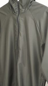 Jaket Olahraga Wanita Nadine Waterproof Anti UV dengan Hoodie dan Pouch