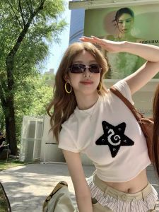 Áo Thun Tay Ngắn Thêu Sao Thời Trang Mùa Hè Cho Nữ Dáng Ôm Vừa Vặn Cổ Tròn Chất Liệu Thấm Hút Mỏng Thiết Kế Sáng Tạo