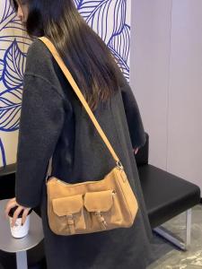 Stylish Commuter Motorcycle Bag Womens Versatile Shoulder Crossbody Bag Simple Design Retro Single Strap Handbag for Youth