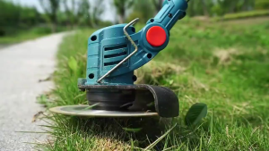 Makita Cordless Grass Cutter 168V Rechargeable Lithium Battery Portable Household Gardening Trimmer Electric Lawn Mower 2 Batteries Included