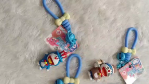 Gantungan Kunci Doraemon Keychain Karakter Kartun Anime Jepang Doremon/GANTUNG KUNCI MOBIL/GANTUNGAN KUNCI MOTOR/GANTUNG KUNCI RUMAH/GANTUNG KUNCI LUCU/GANTUNGAN TAS