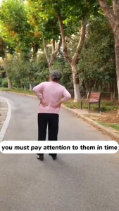 [SG Ready Stock] Japan Pain Relief Oil Sciatica Pain Relief Massage Oil 30ml Deep penetration Quickly relieve joint pain