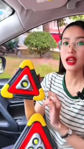 Biển Cảnh Báo Đèn Nguy Hiểm Khẩn Cấp Cho Ô Tô Có Đèn LED 1 Bóng & 3 Bóng Sử Dụng Năng Nượng Mặt Trời