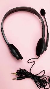 LOGITECH H110 WIRED STEREO HEADSET WITH MICROPHPNE AND DUAL 3.5MM PLUG FOR COMPUTER PC