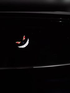 Đèn Cảnh Báo LED Mặt Quỷ Năng Lượng Mặt Trời Với Đế Hút Đèn Nháy Không Dây Gắn Kính Chắn Gió Đèn An Toàn Trang Trí Xe Hơi