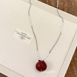 Minimalist Wooden Heart Necklace Womens Everyday Versatile High-End Sweater Chain Long Length Fashion Jewelry Accessory