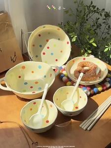 Bộ Dụng Cụ Ăn Cơm Gia Đình Có Chấm Bi Mịn