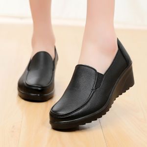 รองเท้าทำงานส้นเตี้ย PU สีดำ สำหรับผู้หญิง รองเท้าหนังสวมใส่สบาย ส้นเตี้ย หัวรองเท้าทรงกลม พื้นรองเท้า PU