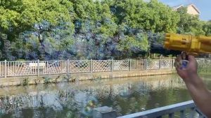 ของเล่นเป่าฟอง เครื่องเล่นเป่าฟองสบู่ มีเสียงเพลง มีให้เลือก 2 แบบ แบบกล้อง และแบบปืน