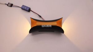 Đèn LED Hắt Tường Ngoài Trời Đèn Trang Trí Cầu Thang 2 Tia Bán Nguyệt Ánh Sáng  Vàng -  Bảo Hành 12 Tháng