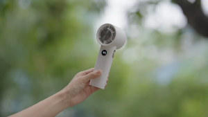 Electrolux พัดลมไอเย็นไฟฟ้าแบบพกพา Ice Cooling Mini Fan