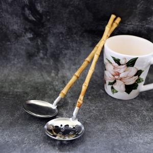 New Chinese Style Large Capacity Stainless Steel 304 Soup Spoon with Bamboo Handle for Hot Pot And Noodle Serving