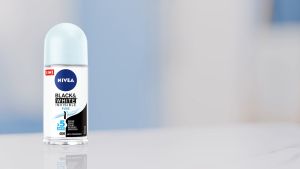 Bộ 2 Lăn Ngăn Mùi NIVEA Black & White Ngăn Vệt Ố Vàng Vượt Trội 5in1 (50 ml) - 82234x2
