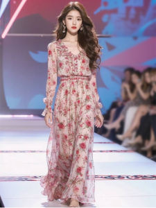 Elegant Red Floral Print Maxi Dress for Beach Vacation Long Sleeve V-Neck Gown Summer 2024 Seasonal High-Quality Womens Dress