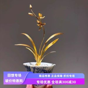 Gold Bronze Miniature Decorative Ornament Elegant Fashionable Classic Design Versatile Luxury Feel Home Decoration Accessories