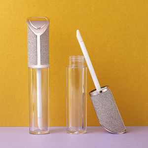 มีจําหน่ายในสต็อก หนังแกะไฮไลท์หลอดลิปสติก ที่ใส่ลิปสติกเปล่า ลิปสติกสีชมพู หลอดตกแต่ง เครื่องสําอาง ผ้าฝ้าย